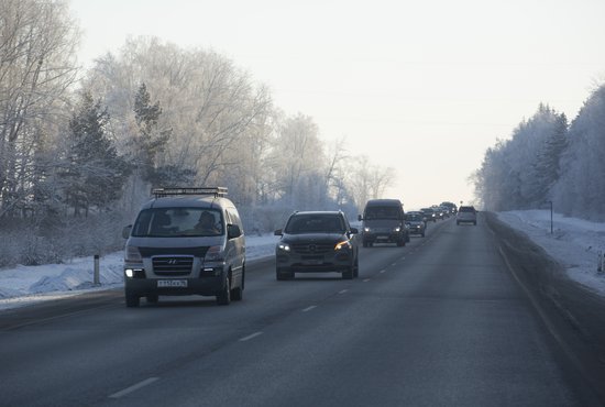 Новая статья УК РФ усилит наказание автомобилистам, которые намеренно превышают скорость и выезжают на встречку. Фото: Владимир Мартьянов.