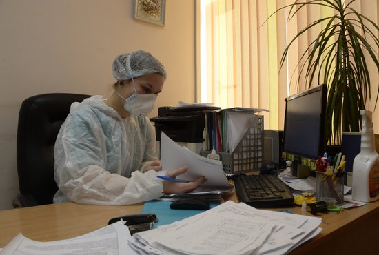 В Екатеринбурге зарегистрировали уже 72 791 человека, заразившегося коронавирусом. Фото: Павел Ворожцов.