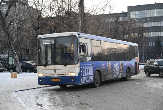 31 декабря автобусы Екатеринбурга будут работать до 23:00. Фото: Галина Соловьёва.