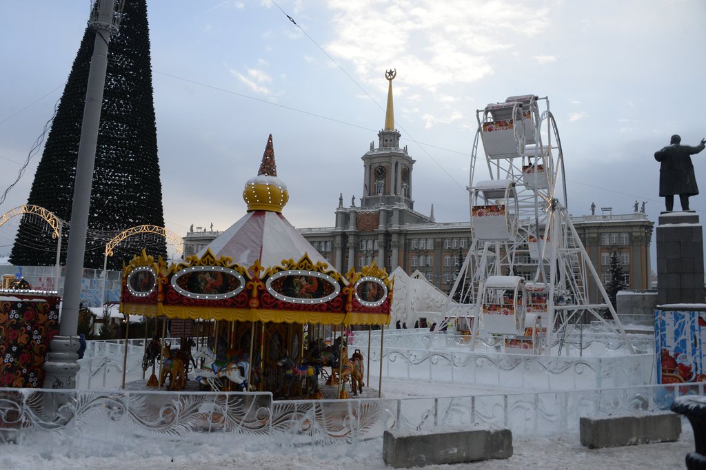 Рассказываем и показываем, как выглядит Екатеринбург 1 января: Общество: Облгазета