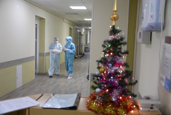 С 5 января в Свердловской области снова выявляют менее 400 случаев коронавируса ежедневно. Фото: Павел Ворожцов