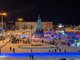 На площади Ленинского комсомола установлены ледяные скульптуры космонавта, ракет, планет и спутников. Фото: пресс-служба администрации муниципалитета