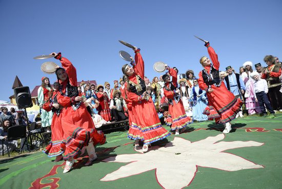 Сабантуй — один из ежегодных праздников, на котором выступают представители разных народов России. Фото: Станислав Савин