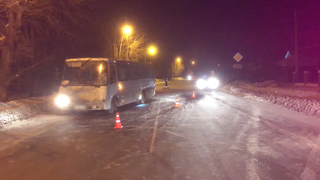 В Екатеринбурге автобус насмерть сбил пешехода