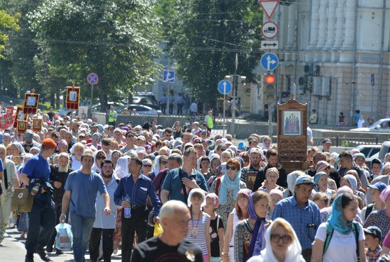 Пасхальное шествие пройдёт от Свято-Троицкого кафедрального собора до Храма на Крови. Фото: Павел Ворожцов