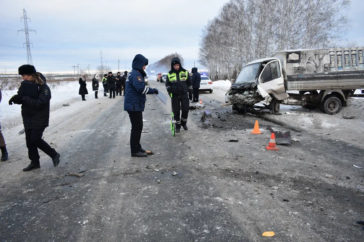 Четыре человека погибли в аварии в Верхней Салде: Общество: Облгазета