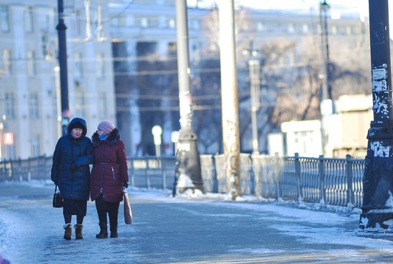 Роспотребнадзор призывает свердловчан носить маски в общественных местах. Фото: Галина Соловьева
