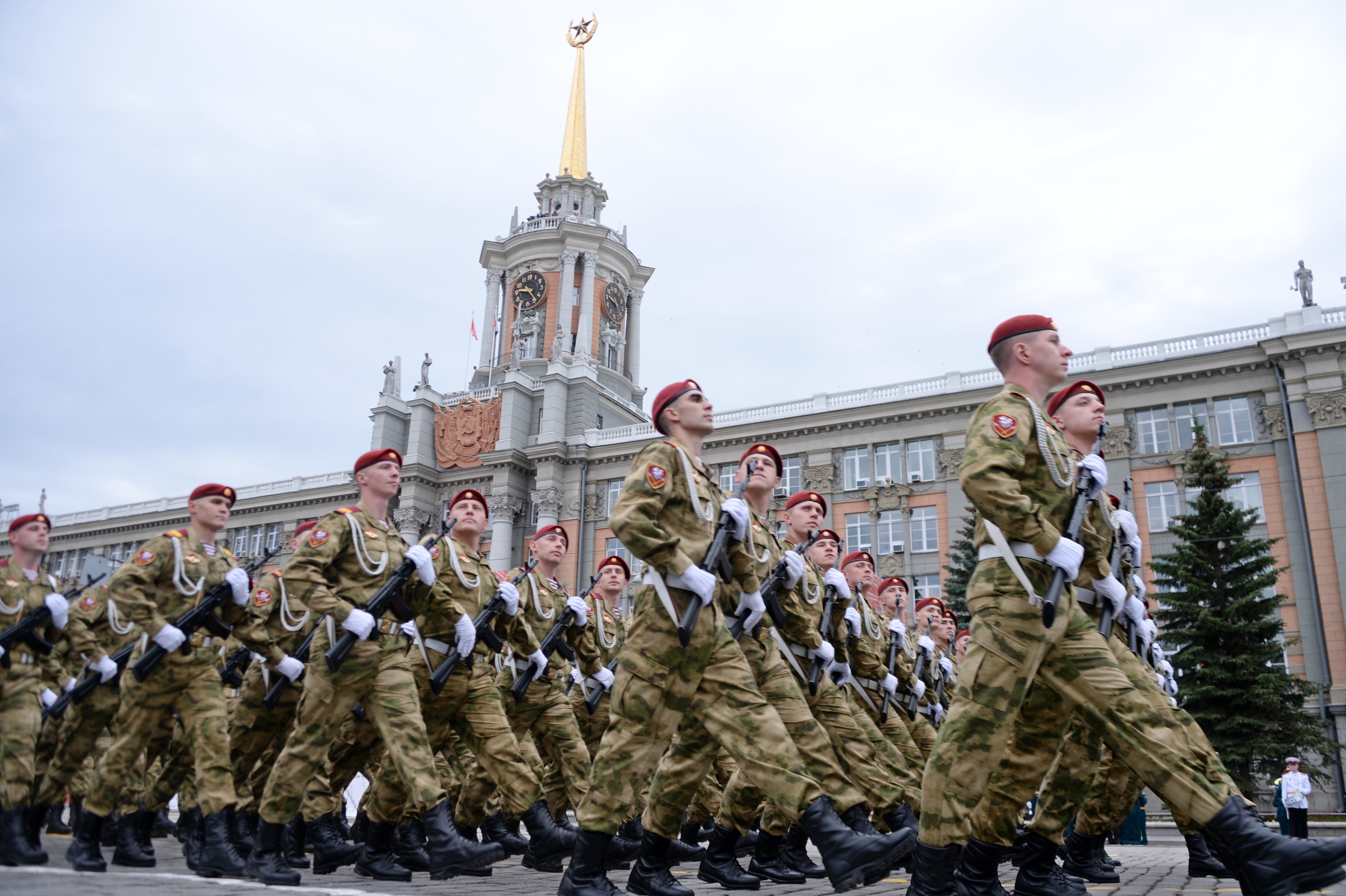 Передача победа екатеринбург. 9 Мая военные. День центрального военного округа. Воля к победе Минобороны. Фото военные картинки к 9 мая.