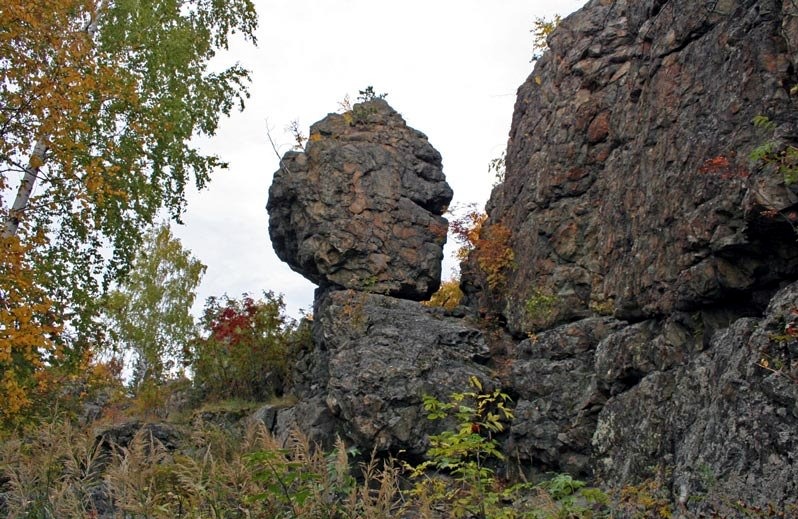 Одна из скал горы Азов
