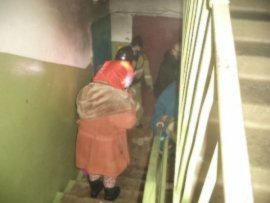 Тушение пожара в многоэтажке на Краснолесья