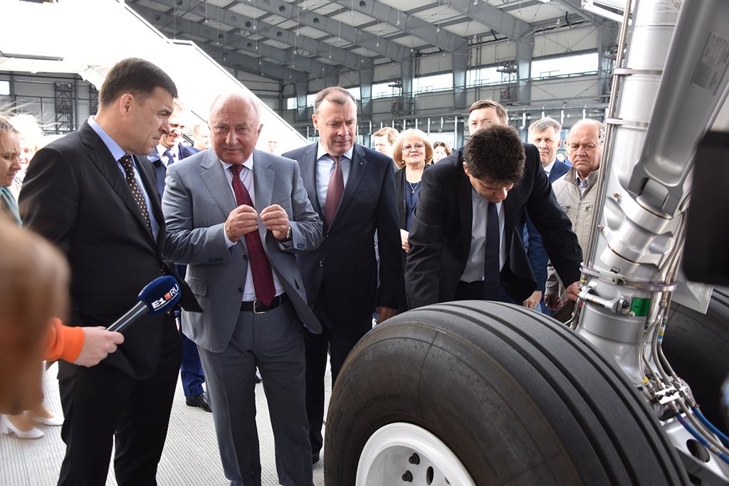 Евгений Куйвашев оценил новые возможности, появившиеся у «Уральских авиалиний» с приобретением лайнера Airbus A320neo