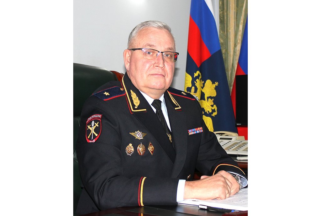 Новый начальник ГУВД по Свердловской области генерал-майор Александр Мешков