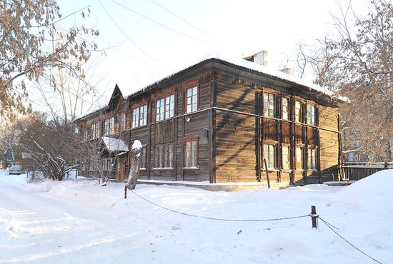 Большинство домов в программе - постройки 1930-1950 годов. Но есть и бараки, возведённые значительно раньше. Фото: Павел Ворожцов