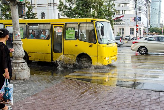 Водители автобусов совершили в 2019 году более 8 тысяч нарушений правил эксплуатации автотранспорта. Фото: Павел Ворожцов