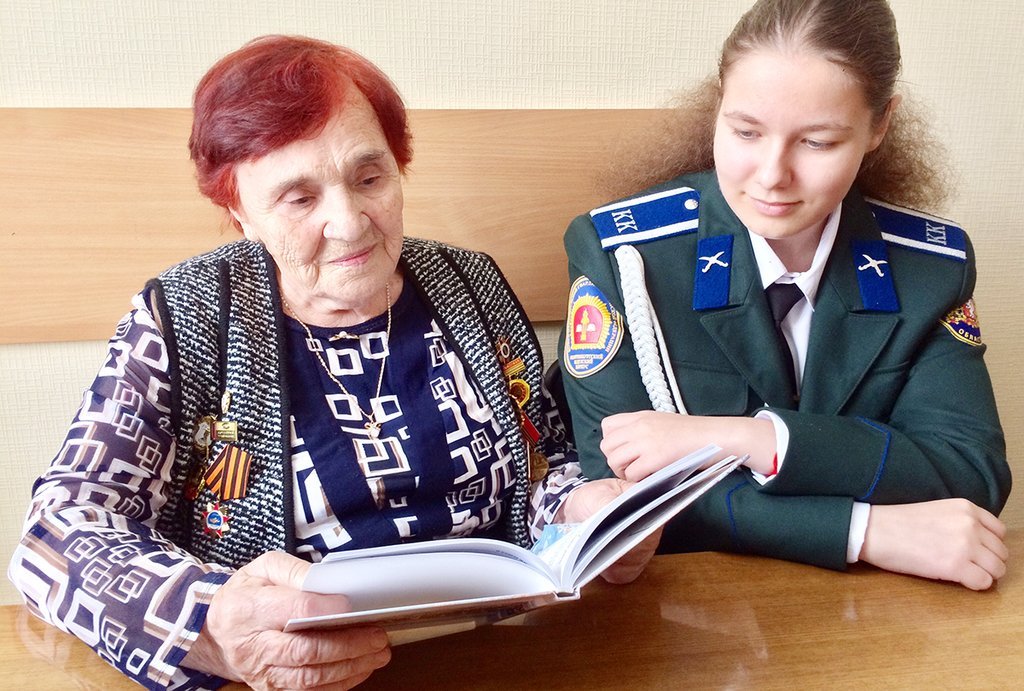 94-летняя труженица тыла из Екатеринбурга, в годы ВОВ работала на Уралмаше и производила самоходки для УДТК