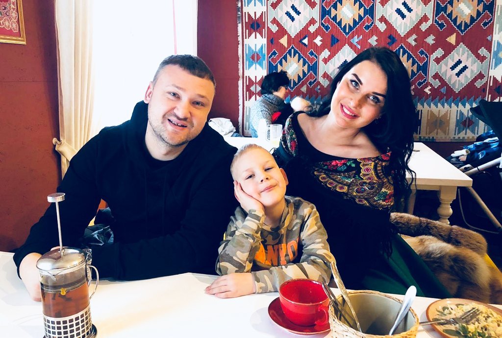 Миссис Екатеринбург – 2019 Наталья Маринова с семьёй