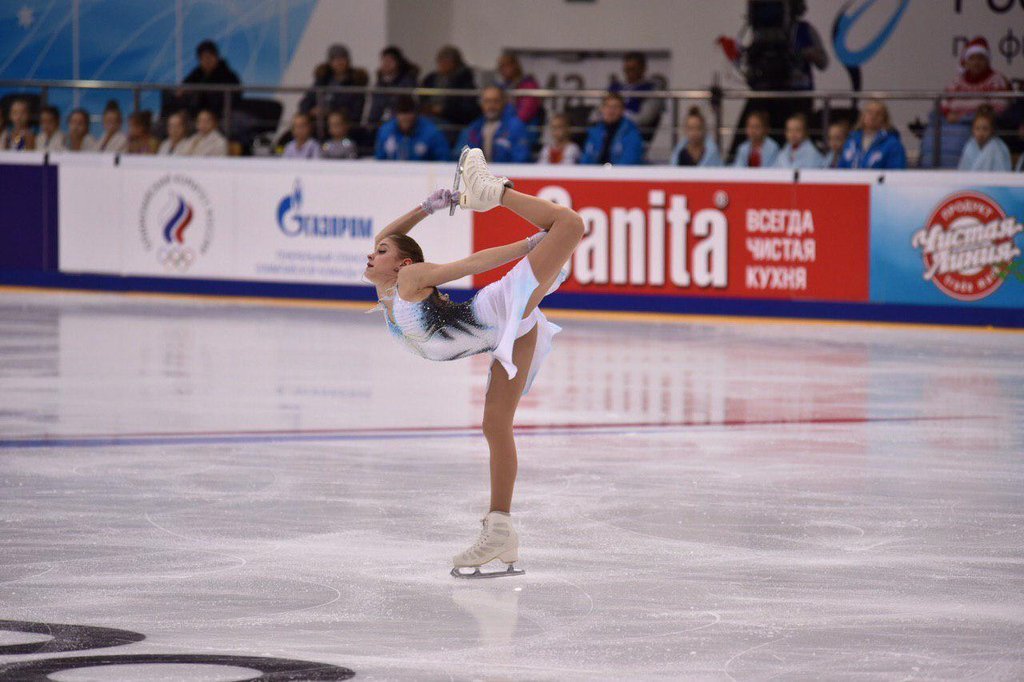 Алёна Косторная лидирует по итогам короткой программы чемпионата России по фигурному катанию