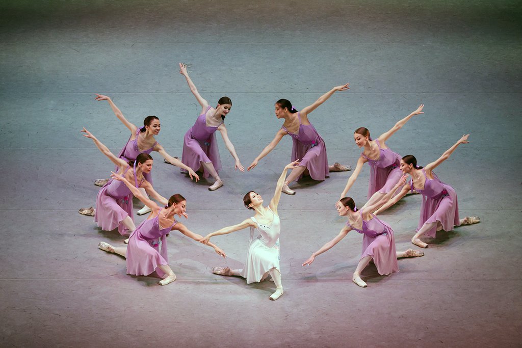 Сцена из балета "Вальпургиева ночь". Фото: Ольги Керелюк/"Урал.Опера.Балет"