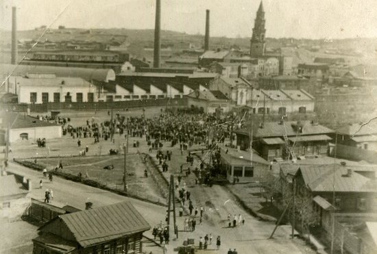 Площадь перед Невьянским заводом в 50-60-е годы. Фото: архив Невьянского историко-архитектурного музея
