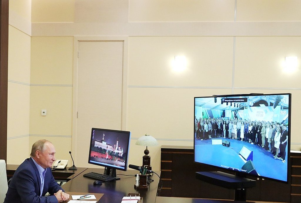 В этом году встреча прошла в формате видеоконференции. Фото: kremlin.ru