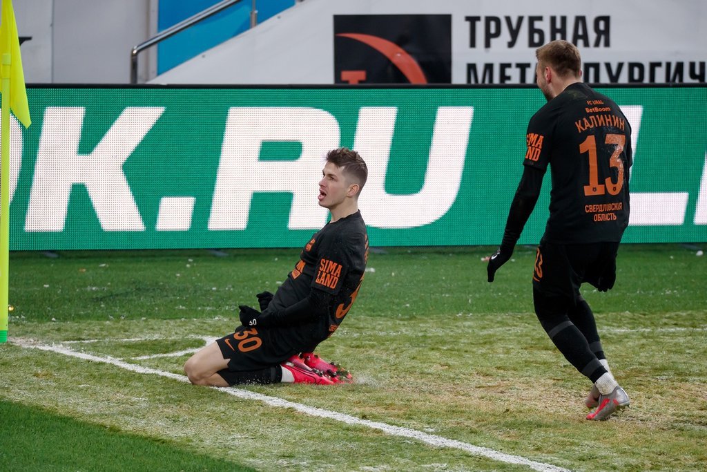 Алексей Евсеев (слева) забил гол спустя 29 секунд  после выхода на замену. Фото: Пресс-служба «Урала»