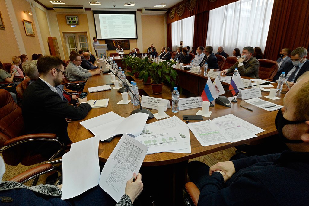 дискуссия по вопросу развития парковочного пространства в Екатеринбурге