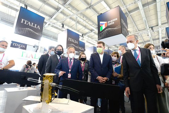 Выставочный стенд Италии – один из наиболее крупных на ИННОПРОМЕ-2021. Фото: Павел Ворожцов