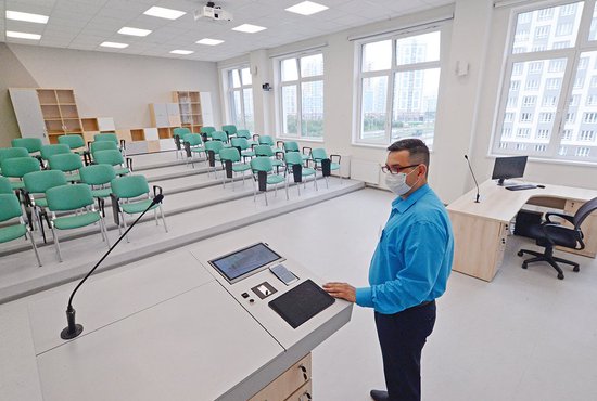 Школа в Солнечном будет похожа на образовательные учреждения в Академическом районе Екатеринбурга. Фото: Павел Ворожцов