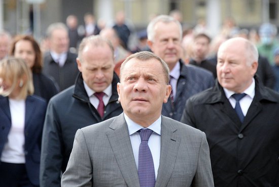Юрий Борисов (в центре) на праздновании Дня танкиста в 2020 году в Нижнем Тагиле. Фото: Павел Ворожцов.