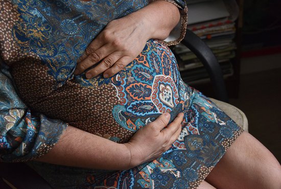 Всё больше беременных женщин Свердловской области подключаются к специальному региональному приложению для будущих мам, так как это значительно уменьшает время личного похода в поликлинику и стационар.  Фото: Алексей Кунилов