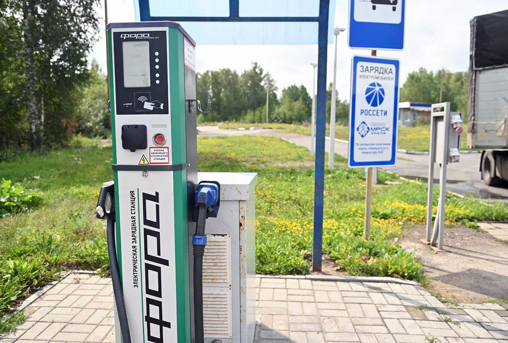 Ещё одна заправка для электромобилей в Свердловской области появилась на окраине Богдановича Фото: Галина Соловьёва