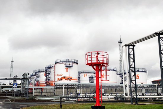 14 резервуаров могут принять 19,5 тысячи кубометров топлива. Фото: Николай Олухов