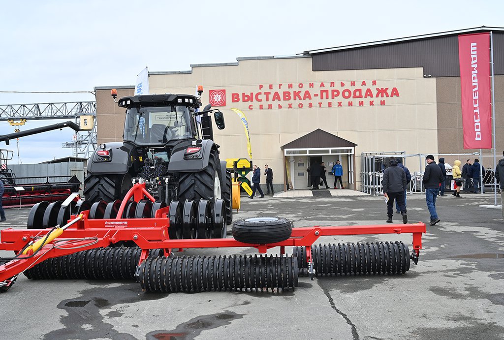 Большинство представленных на выставке-ярмарке машин и агрегатов уже приобретены селянами. Фото: Алексей Кунилов