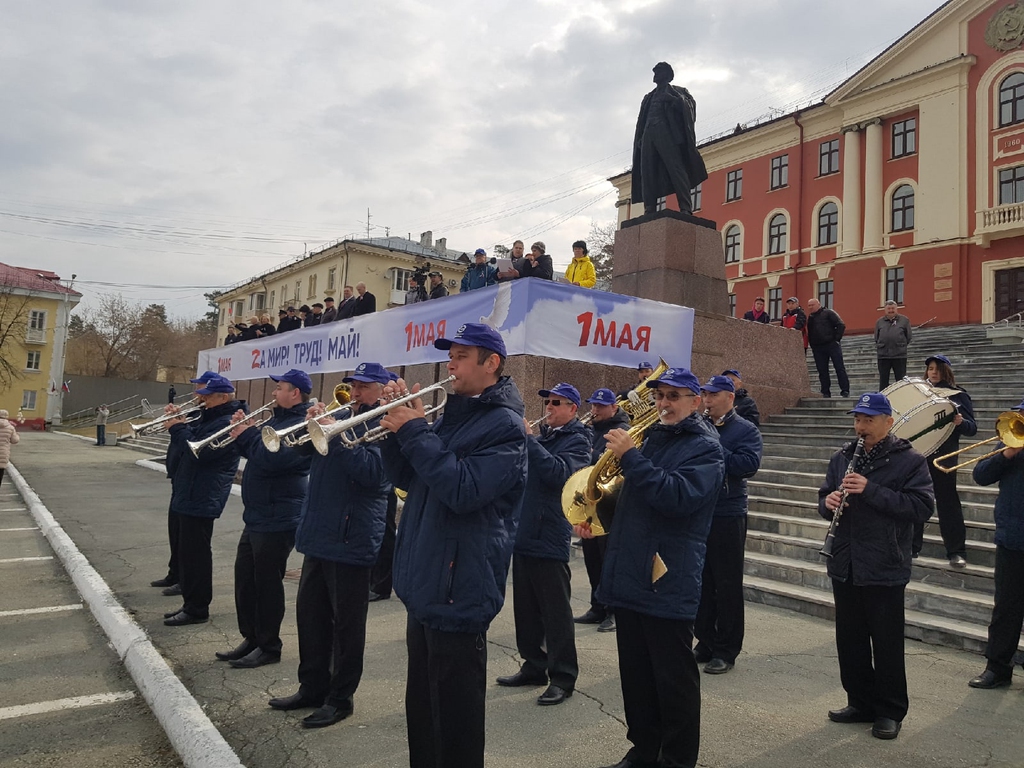 Праздничное шествие в Новоуральске