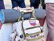 Мобилизованные приходят к военкоматам в удобной одежде, с сумками, наполненными необходимыми вещами, теплой одежой и едой. Фото: Полина Зиновьева