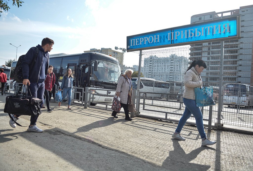 Южный автовокзал в Екатеринбурге ежедневно перевозит почти 14 тысяч пассажиров, он соответствует всем требованиям безопасности. Фото: Галина Соловьёва.