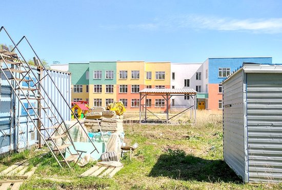 Этот детский сад должен был открыться ещё четыре года назад, но из-за недобросовестных подрядчиков в нём до сих пор пусто. Фото: Галина Соколова