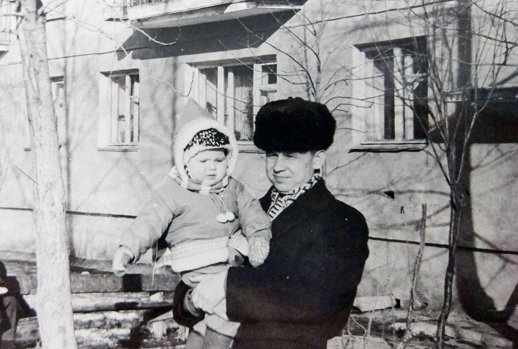 Юрий Пинаев с сыном Владиславом, 1970 год