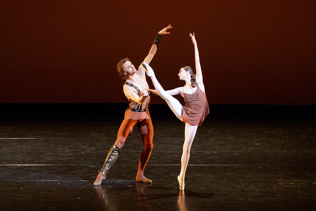 Премьер Денис Родькин и прима-балерина Нина Капцова представили отрывок из балета «Спартак»