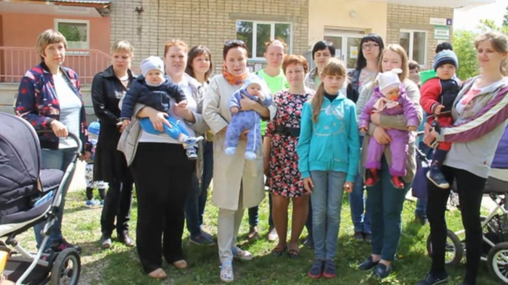 Мамы из Берёзовского попросили у президента новую поликлинику
