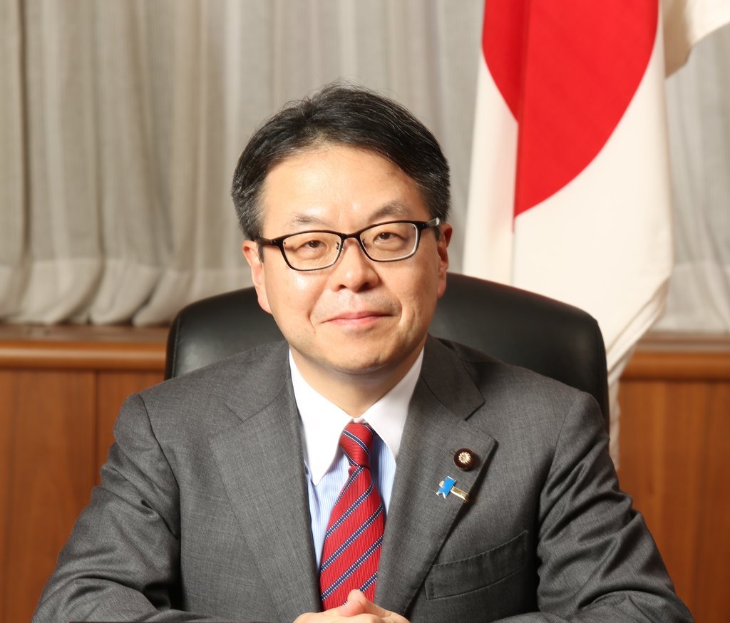 Министр экономики, промышленности и торговли Японии Хиросигэ Сэко