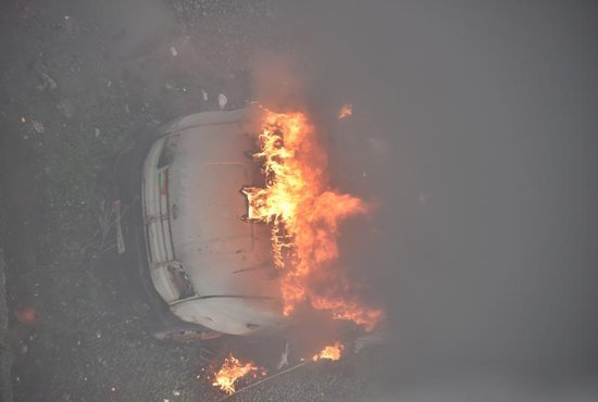 В Екатеринбурге утром сгорел очередной автомобиль. Фото: Алексей Кунилов