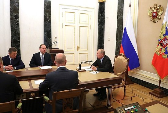 На встречу с главой государства приехали главы 17 регионов РФ. Фото: пресс-служба Кремля