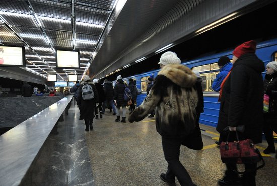 Сейчас в метрополитене идёт замена оборудования, например, поставлены устройства, позволяющие оплачивать проезд с помощью бесконтактных банковских карт. Фото: Павел Ворожцов