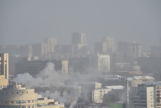 На три дня уральцам придётся привыкнуть к жизни в густом тумане. Фото: Алексей Кунилов