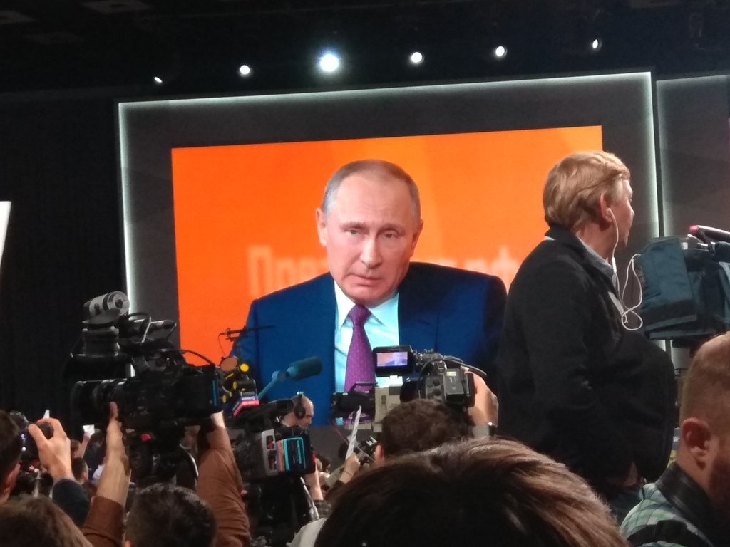 Владимир Путин сегодня пообщался с разными журналистами, в том числе и с Ксенией Собчак