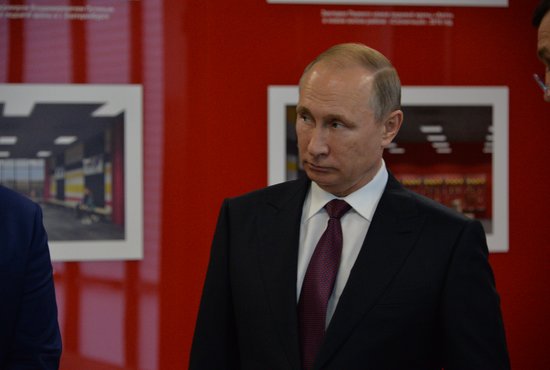 Владимир Путин продлил действие заморозки накопительной части пенсии. Фото: Алексей Кунилов