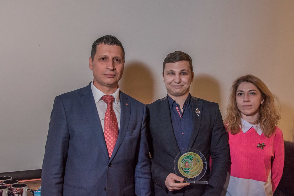 Журналисты "ОГ" Данил Паливода и Евгений Ячменёв получили награды по итогам итоги конкурса «SportDrive. Лучшее за 2017 год»