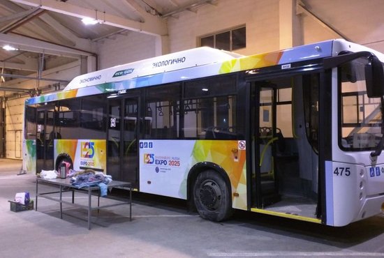 На Среднем Урале к ЭКСПО-2025 запустили брендированный автобус. Фото: департамент информполитики Свердловской области
