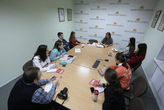 Школу юного журналиста в редакции "ОГ" открыли проведением первого практического занятия. Фото: Владимир Мартьянов